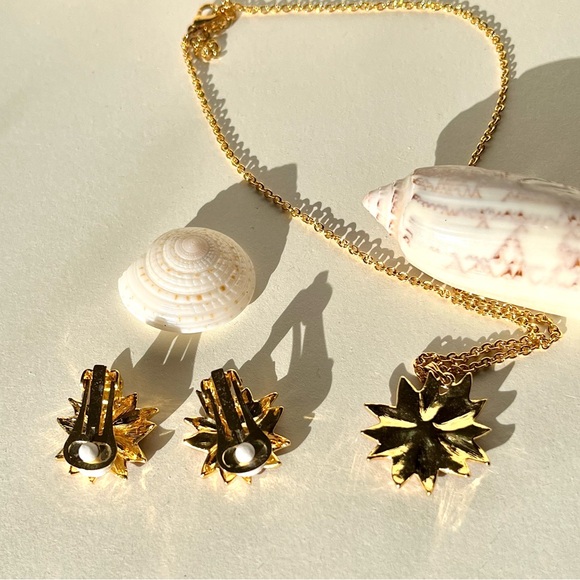 Vintage Poinsetta Necklace and Earring Set - Picture 4 of 7